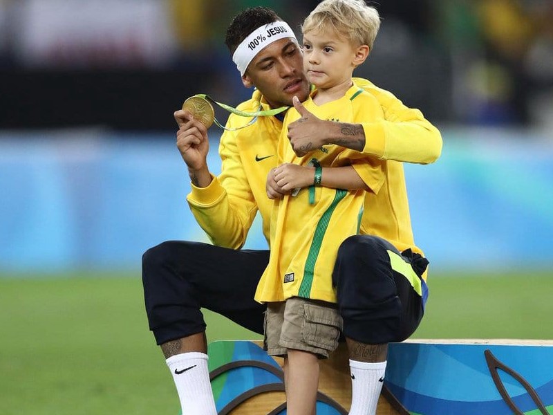 Neymar có để con trai David Lucca da Silva Santos theo nghề bóng đá